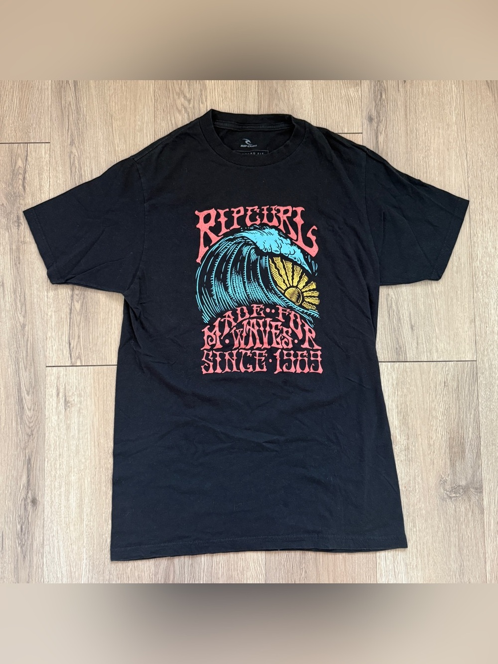 RipCurl Womens Charcoal Surf TShirt Size Medium “Made for Waves Since 1969”